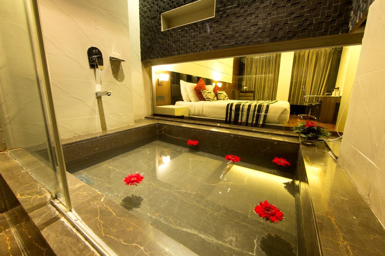 Hotel Gk International Чандигарх Экстерьер фото