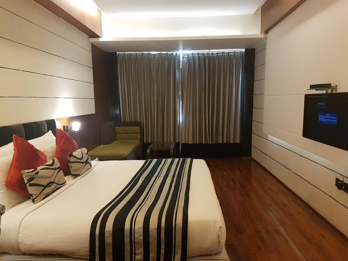 Hotel Gk International Чандигарх Экстерьер фото