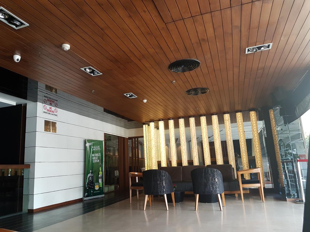 Hotel Gk International Чандигарх Экстерьер фото