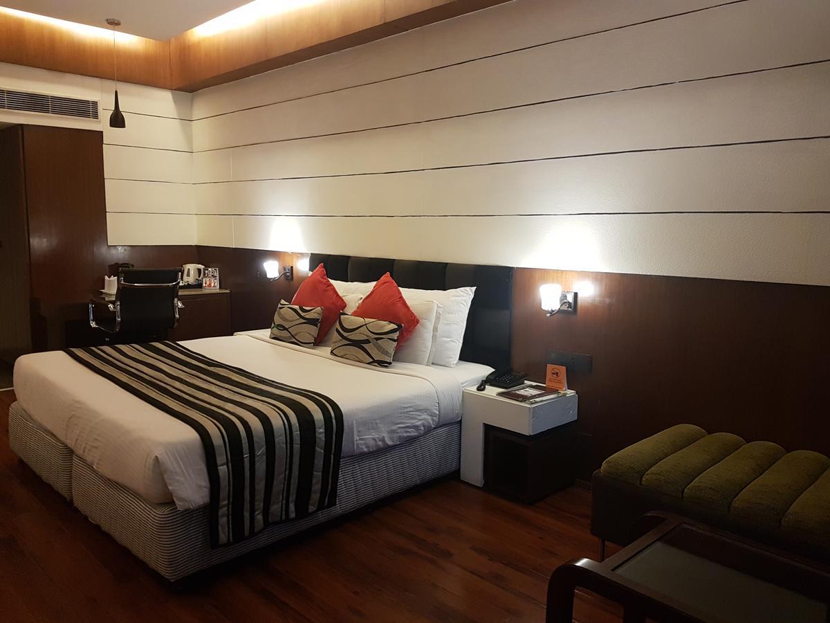 Hotel Gk International Чандигарх Экстерьер фото
