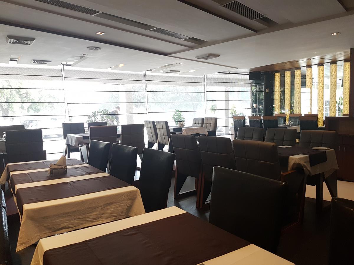 Hotel Gk International Чандигарх Экстерьер фото