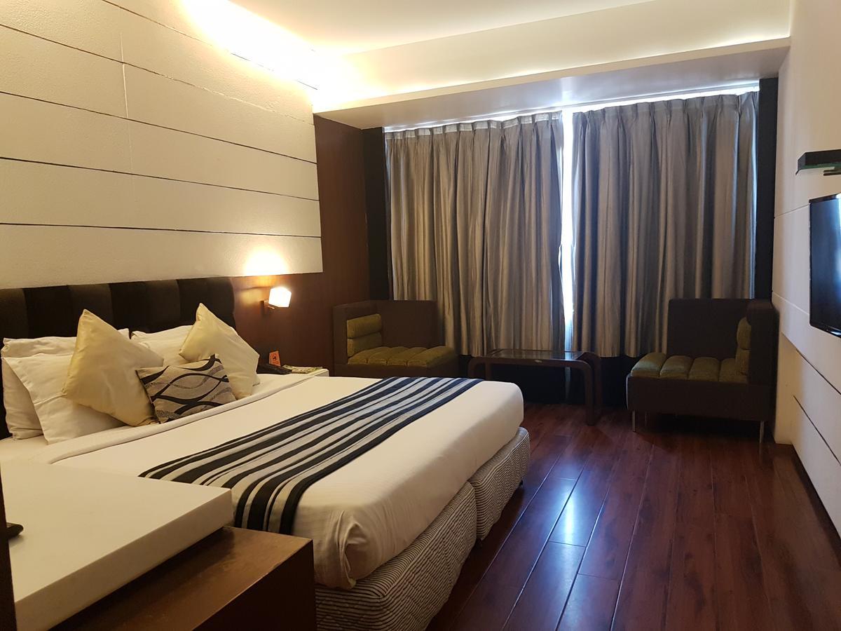 Hotel Gk International Чандигарх Экстерьер фото