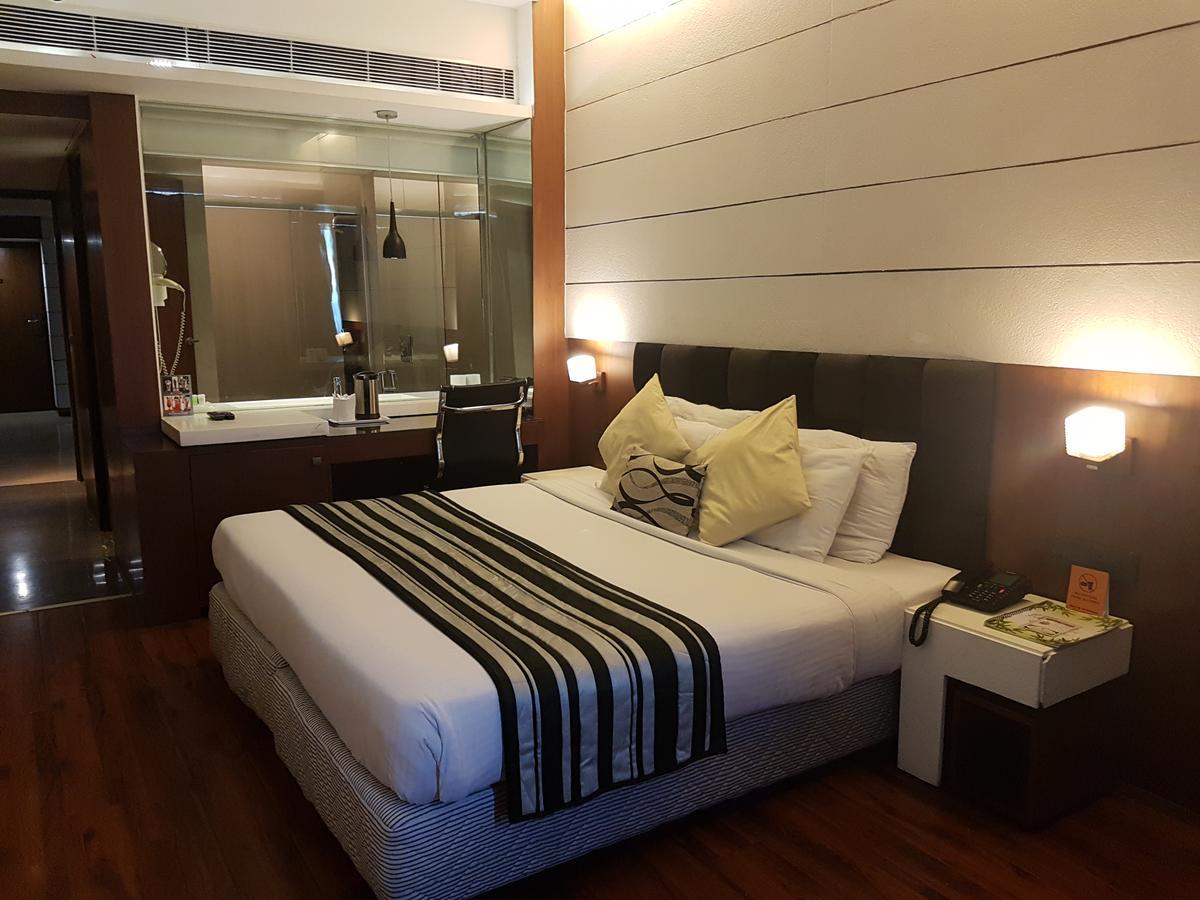 Hotel Gk International Чандигарх Экстерьер фото