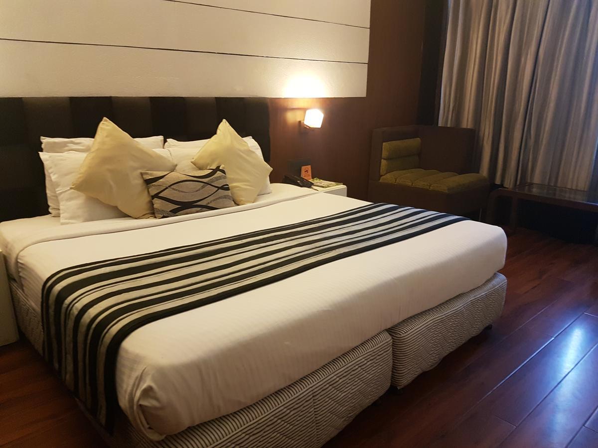 Hotel Gk International Чандигарх Экстерьер фото